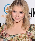 chloemoretzfancom56.jpg