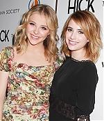 chloemoretzfancom79.jpg