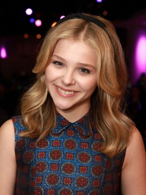 chloemoretzfancom66.jpg