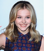 chloemoretzfancom112.jpg