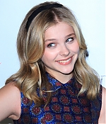 chloemoretzfancom113.jpg