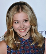 chloemoretzfancom114.jpg