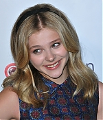 chloemoretzfancom115.jpg