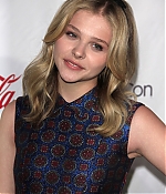 chloemoretzfancom117.jpg