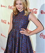 chloemoretzfancom128.jpg