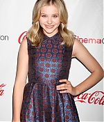 chloemoretzfancom89.jpg
