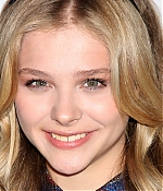 chloemoretzfancom92.jpg