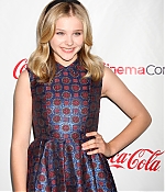 chloemoretzfancom95.jpg