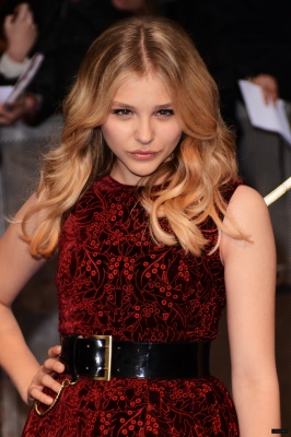 chloemoretzfancom079.jpg