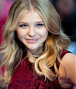 chloemoretzfancom091.jpg