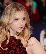 chloemoretzfancom121.jpg