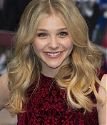 chloemoretzfancom164.JPG