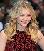 chloemoretzfancom206.jpg