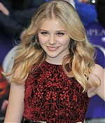 chloemoretzfancom214.JPG