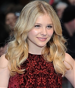 chloemoretzfancom223.jpg