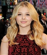 chloemoretzfancom227.jpg
