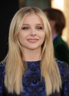 chloemoretzfancom274.jpg