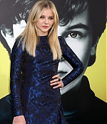chloemoretzfancom072.jpg