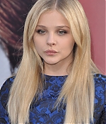 chloemoretzfancom102.jpg