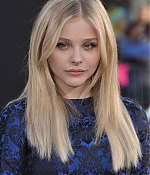 chloemoretzfancom105.jpg