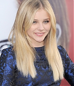 chloemoretzfancom134.jpg