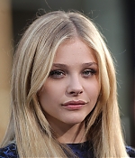 chloemoretzfancom270.jpg