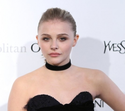 chloemoretzfancom149.jpg