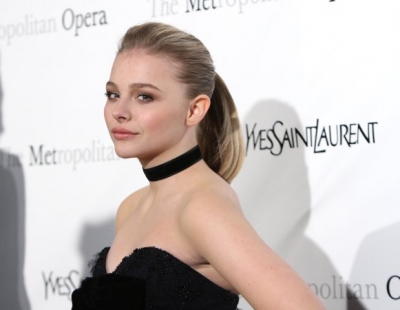 chloemoretzfancom154.jpg