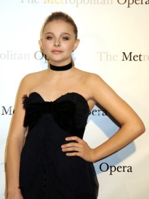 chloemoretzfancom171.jpg