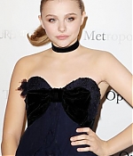 chloemoretzfancom120.jpg