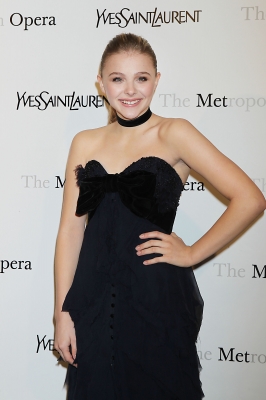 chloemoretzfancom37.JPG