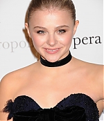 chloemoretzfancom08.jpg