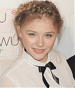 chloemoretzfancom034.jpg