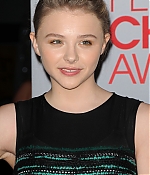 chloemoretzfancom020.jpg