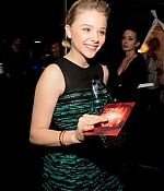 chloemoretzfancom155.jpg
