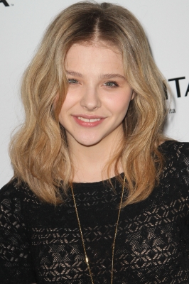 chloemoretzfancom16.JPG