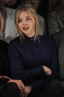 chloemoretzfancom46.jpg