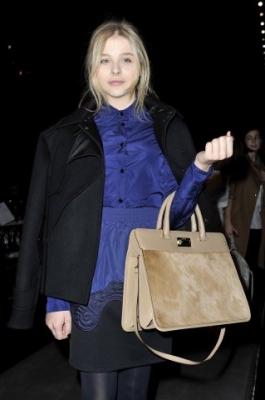 chloemoretzfancom68.jpg