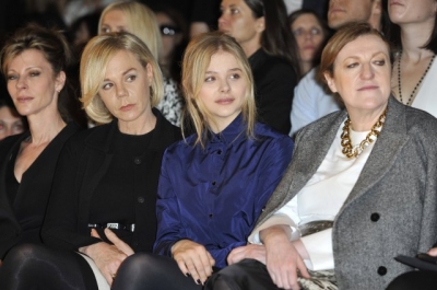 chloemoretzfancom80.jpg