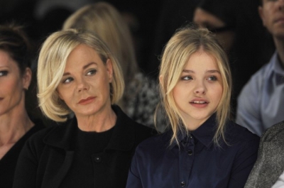chloemoretzfancom84.jpg