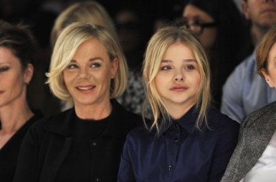 chloemoretzfancom85.jpg