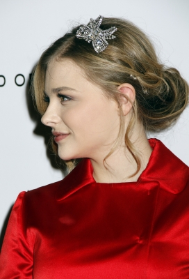 chloemoretzfancom004.jpg