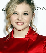 chloemoretzfancom005.jpg