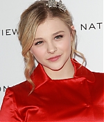 chloemoretzfancom008.jpg