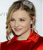chloemoretzfancom071.jpg