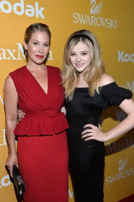 chloemoretzfancom81.jpg