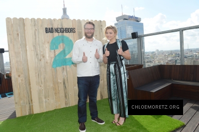 1461758804805_20160426_chloe_moretz_neighbors_2_photocall_in_berlin_5.jpg