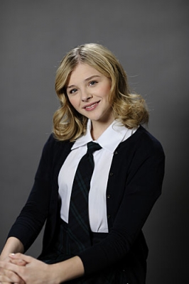 chloemoretzfancom3.jpg