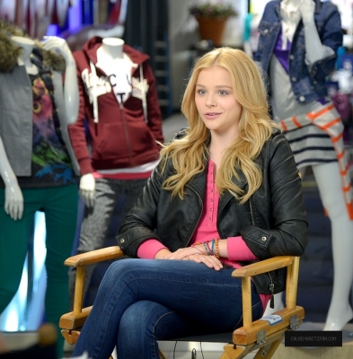 Click to view full size image
==============
chloemoretzfancom04.jpg chloemoretzfancom04.jpg