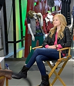 chloemoretzfancom03.jpg